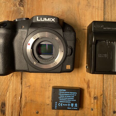 Panasonic Lumix G6 + cargador + batería (Usado)
