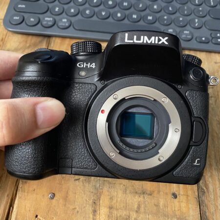 Panasonic Lumix GH4 + cargador + batería (Usado)