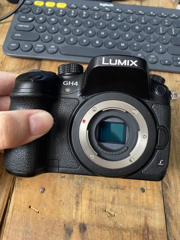 Panasonic Lumix GH4 + cargador + batería (Usado)